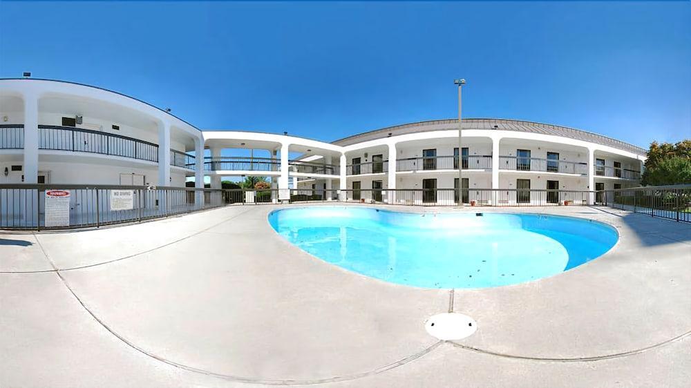Quality Inn Christiansburg - Blacksburg Buitenkant foto