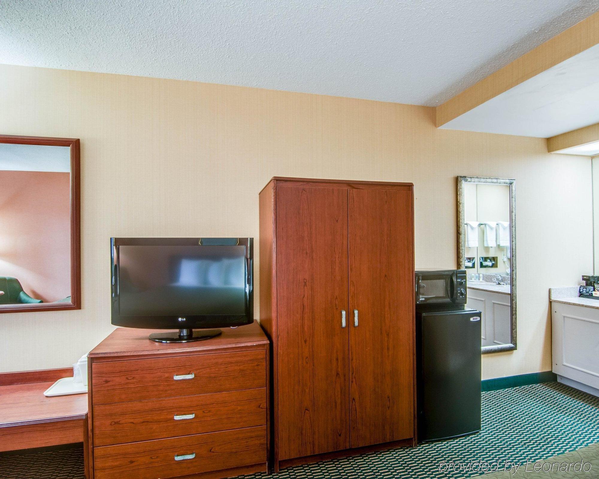 Quality Inn Christiansburg - Blacksburg Buitenkant foto