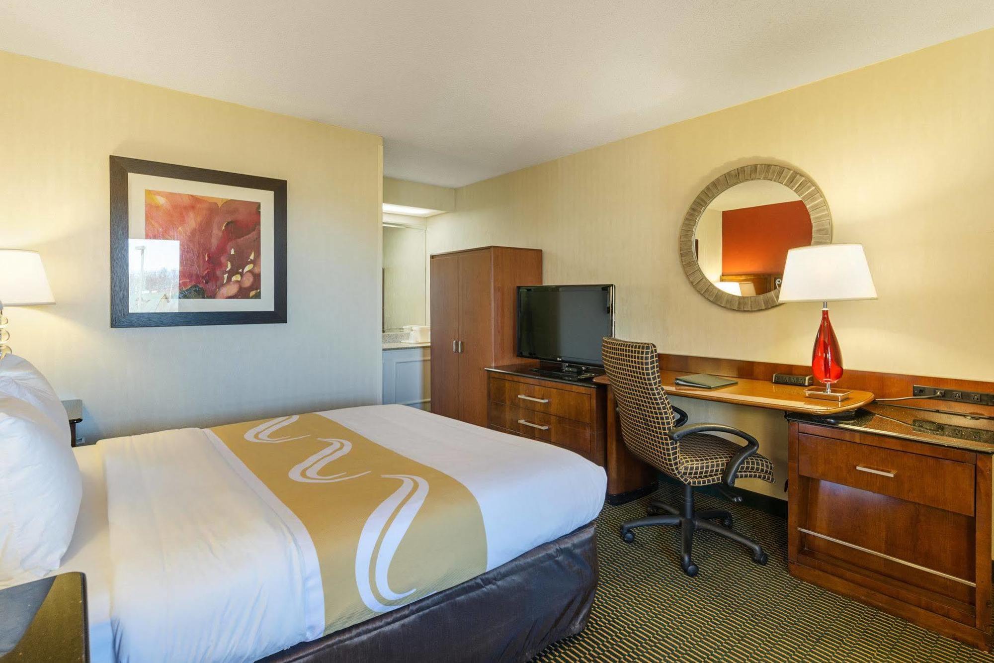 Quality Inn Christiansburg - Blacksburg Buitenkant foto