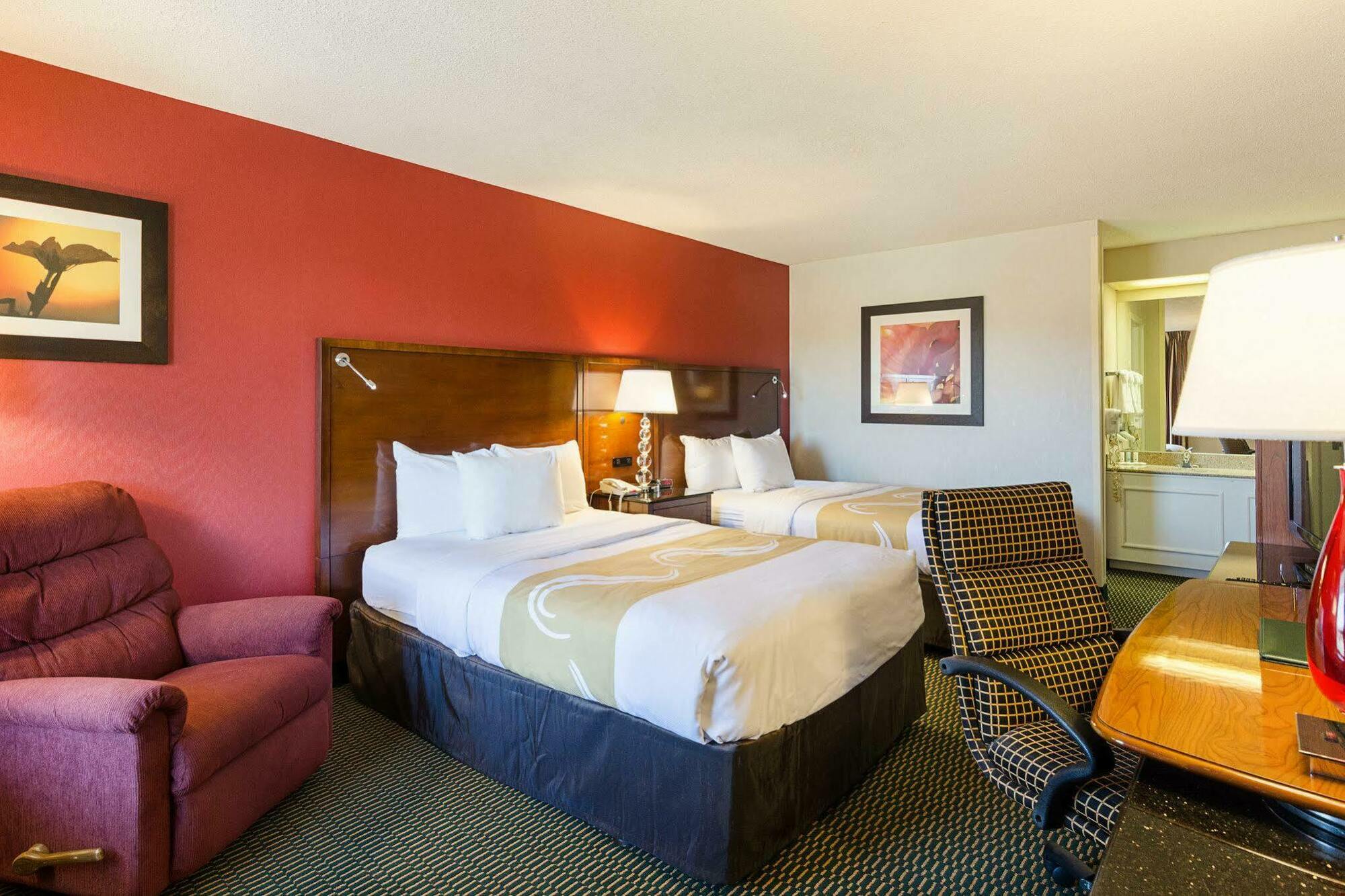 Quality Inn Christiansburg - Blacksburg Buitenkant foto